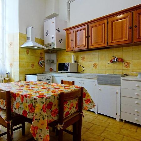 Appartamento Nel Borgo Medievale Levanto Exterior photo